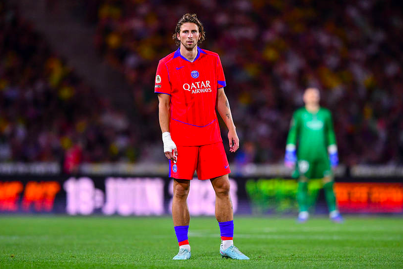 Забарний дебютував у переможному матчі ПСЖ проти Нанта у чемпіонаті Франції